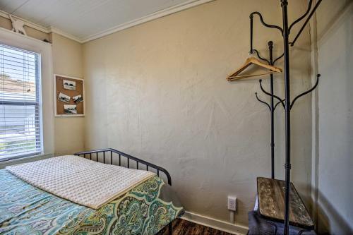 Coastal Cottage Escape - Walk To The Beach!