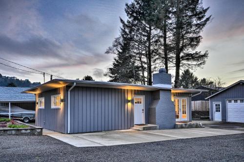 Modern Retreat Less Than � Mi From Rockaway Beach!