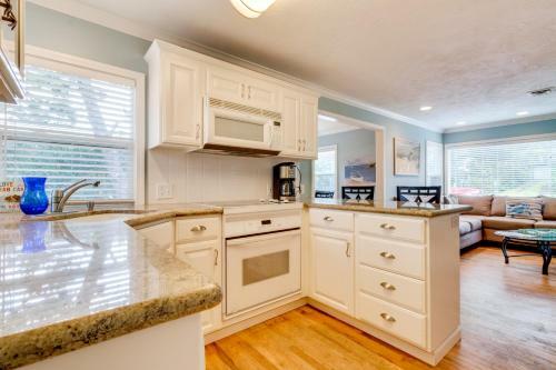 Kc's Cottage By The Sea