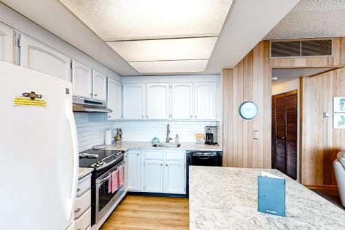 2 Bed 2 Bath Apartment In Sand And Sea Condos