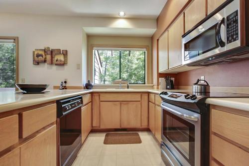 Zridge Condo 42