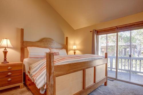 Stunning Retreat- Hot Tub, Sharc Access, 2 Masters Home