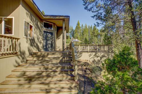 Stunning Retreat- Hot Tub, Sharc Access, 2 Masters Home