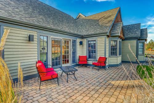 Classy Sisters Townhome