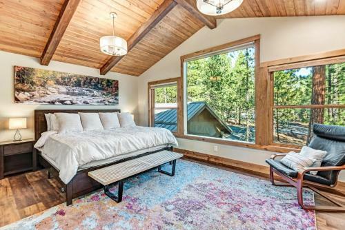 Aspen Lodge - Large Deck, Hot Tub & Fairway View Home