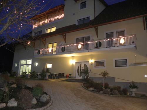 Hotel-gasthof Stoff