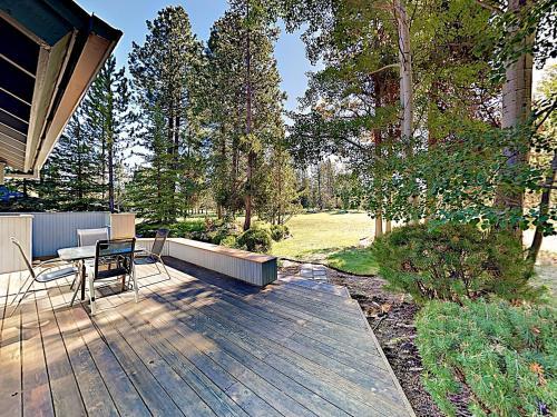 New Listing! Sunriver Gem On Woodlands Golf Course Home