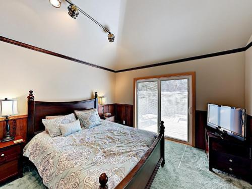 New Listing! Sunriver Gem On Woodlands Golf Course Home