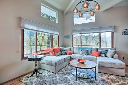 Waterfront Hideaway With Sandy River Fishing!