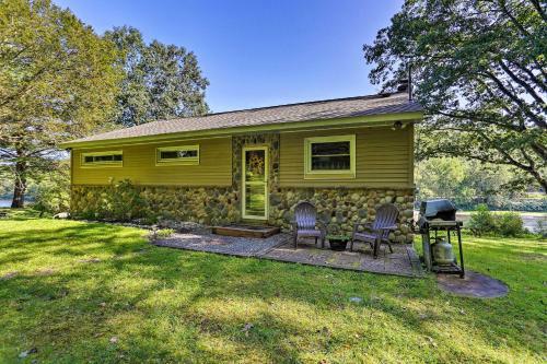 Beach Lake Cabin On Delaware River With Sunroom!