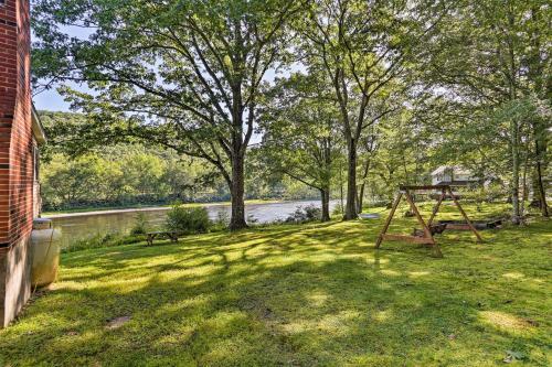 Beach Lake Cabin On Delaware River With Sunroom!