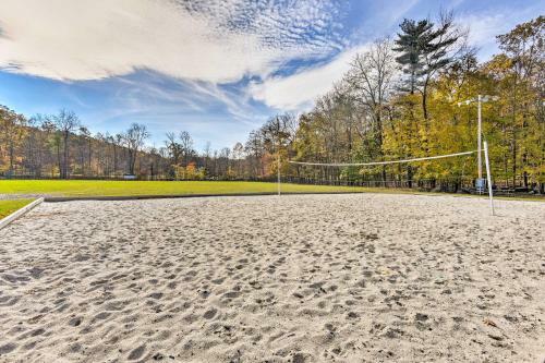 Poconos Home With Game Room-10 Mi To Camelback!