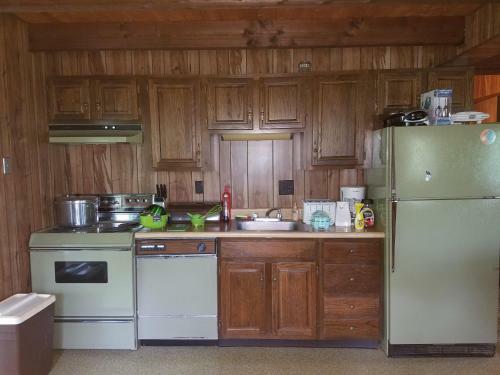 Saw Creek Cabin - Regent Hilltop