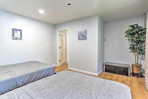 Modern Bushkill Home With Deck - 7 Mi To Falls!