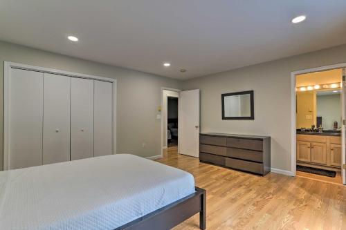 Modern Bushkill Home With Deck - 7 Mi To Falls!