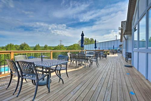 Modern Bushkill Home With Deck - 7 Mi To Falls!