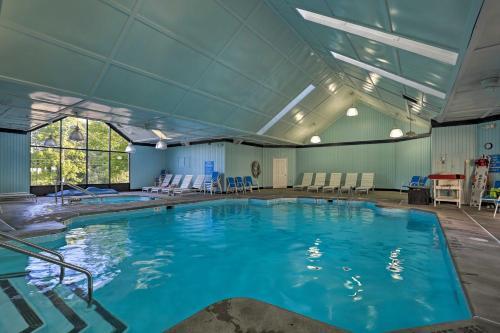 Modern Bushkill Home With Deck - 7 Mi To Falls!