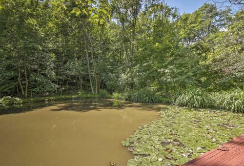 Cabin With Deck And Ranch - 1 Mi To Raystown Lake!