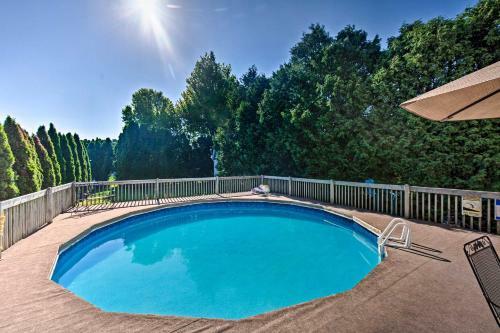 Charming Amish Country Home With Private Pool And Bbq!