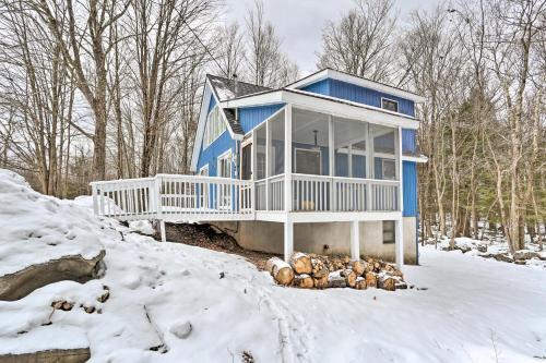 Charming Lake Ariel Cabin With Resort Amenities