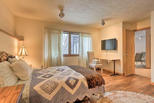 Big Bass Resort Home Deck, Beaches And More!