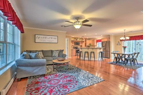 Picturesque Lake Ariel Getaway With Game Room!