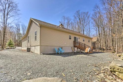 Picturesque Lake Ariel Getaway With Game Room!
