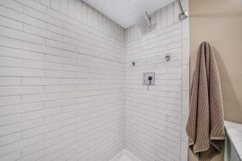 Luxury Apartment In Historic Carriage House