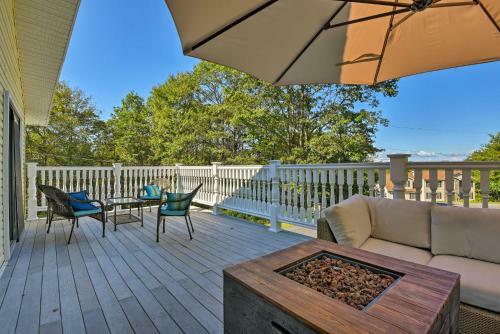 Quiet Long Pond Home On 1 Acre With Deck And Patio!