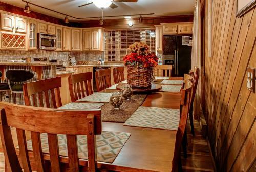 Lake Harmony Home With Hot Tub, Deck And Forest Views!