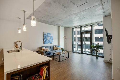 Apartamento Luxury Retreat + Amenitized Building