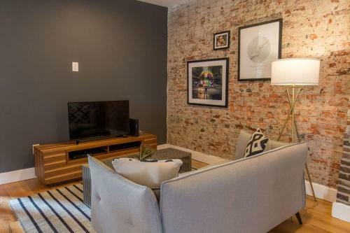 Modern & Cozy Philly Apartment - Perfect Location!