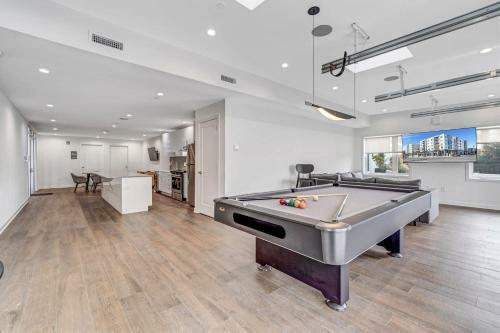 Apartamento New 2 Bdr Rooftop Patio Elevator Gym Coffee