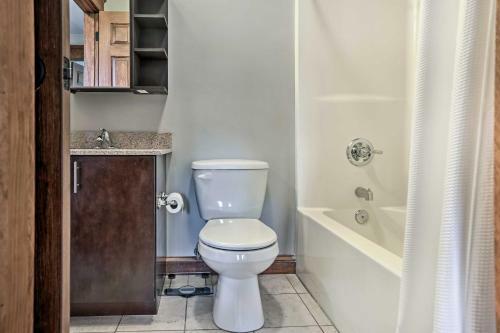 Retreat With Game Room And Deck, 1 Mi To Camelback