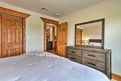 Retreat With Game Room And Deck, 1 Mi To Camelback