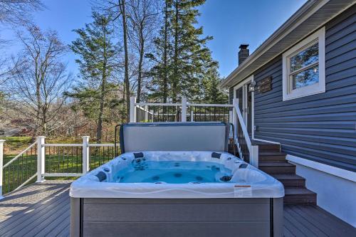 Amenity-packed Mtn Home With Hot Tub And Fire Pit