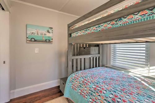 Charming Cottage About 5 Mi To Narragansett Beach!