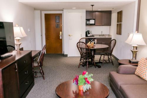 Hotel James F. Martin Inn