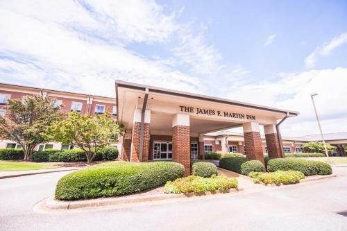 Hotel James F. Martin Inn