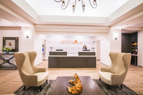 Hotel James F. Martin Inn