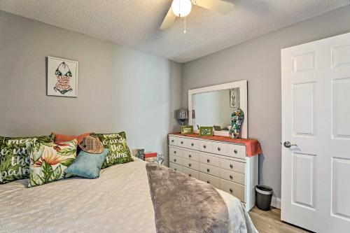 Beach-themed Retreat 10 Mi To Downtown Charleston
