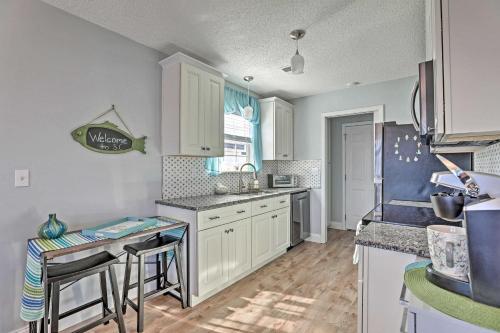 Beach-themed Retreat 10 Mi To Downtown Charleston