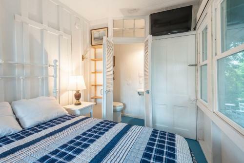 808 E Ashley - The Board And Batten - 3 Bedrooms Near Ocean