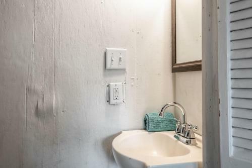 808 E Ashley - The Board And Batten - 3 Bedrooms Near Ocean