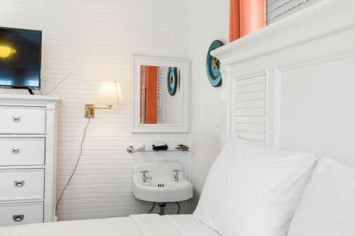 1120 E Arctic Ave - Neptune's Folly - Ocean View