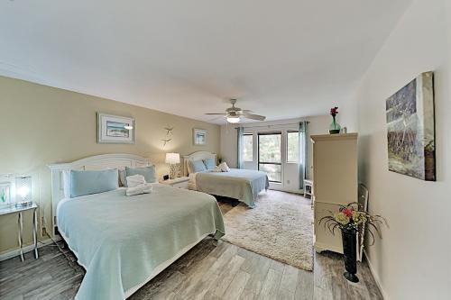 Apartamento Remodeled 2 Br, 2 Ba - Superior On Lagoon Condo