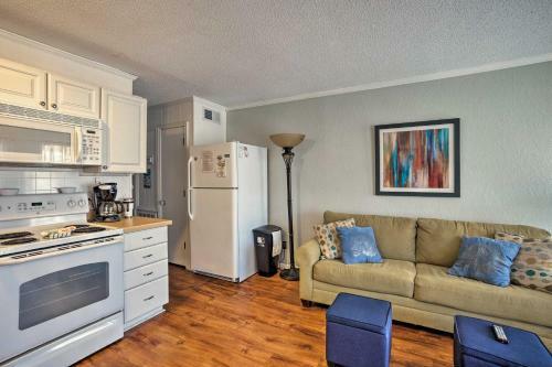 Apartamento Coastal Condo With Resort Amenities - Steps To Beach!