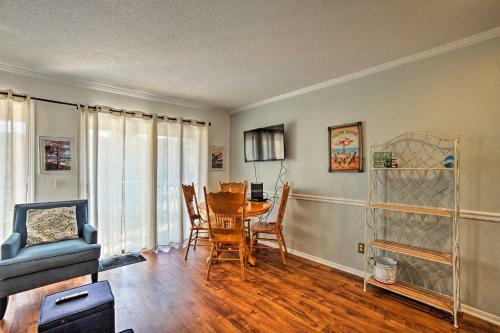 Apartamento Coastal Condo With Resort Amenities - Steps To Beach!