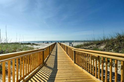 Apartamento Coastal Condo With Resort Amenities - Steps To Beach!