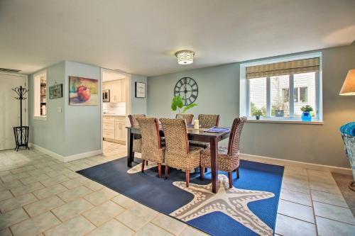 Renovated Villa With 1st-floor Master Walk To Beach